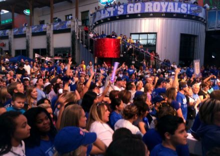 Royals fans gathered in the Power & Light District in downtown Kansas City on Monday. (Photo: Al Saracevic/The Chronicle via SF Gate) 